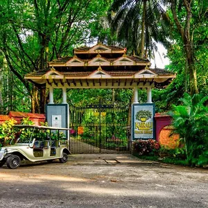 Resort Kairali - The Ayurvedic Healing Village ***