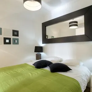Bmyguest - Castelo Stylish Flat Appartement